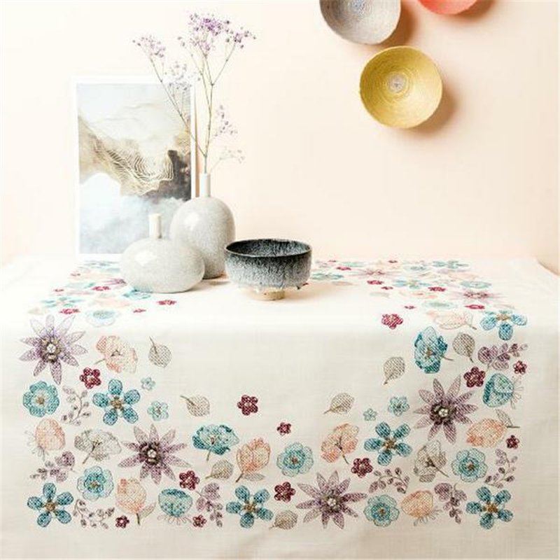 Tablecloth kit scattered flowers