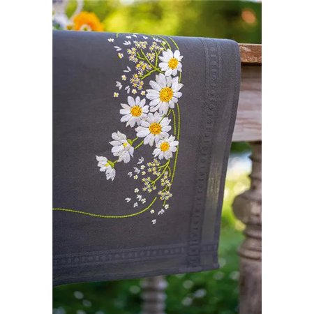 Bedruckter Läuferpackung Gänseblümchen