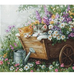 Luca-S Embroidery kit Kittens' Sleep
