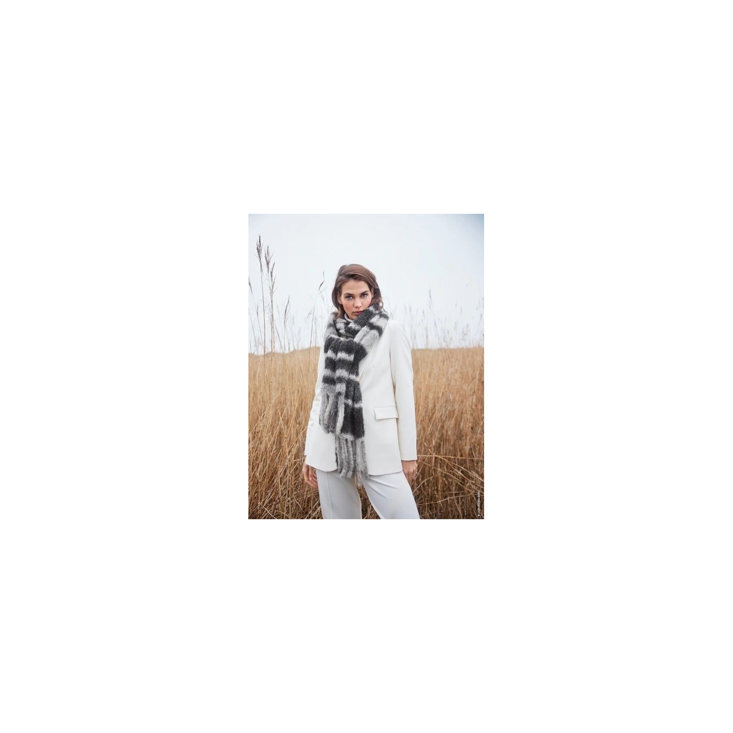 Shawl  LB17M14