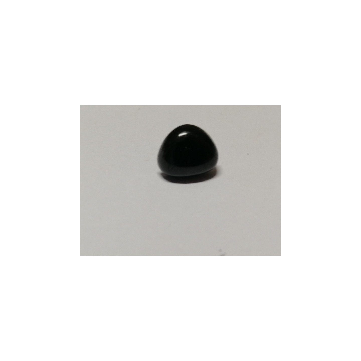   Animal noses 12 mm triangle flat black