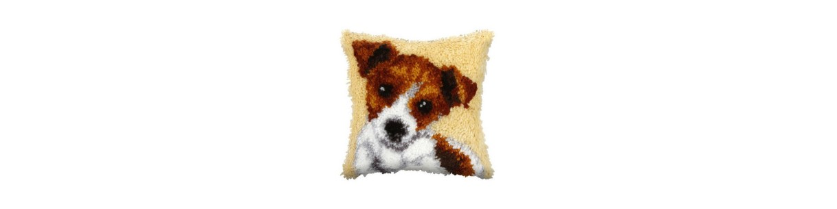 Latch hook cushions from Vervaco and Orchidea